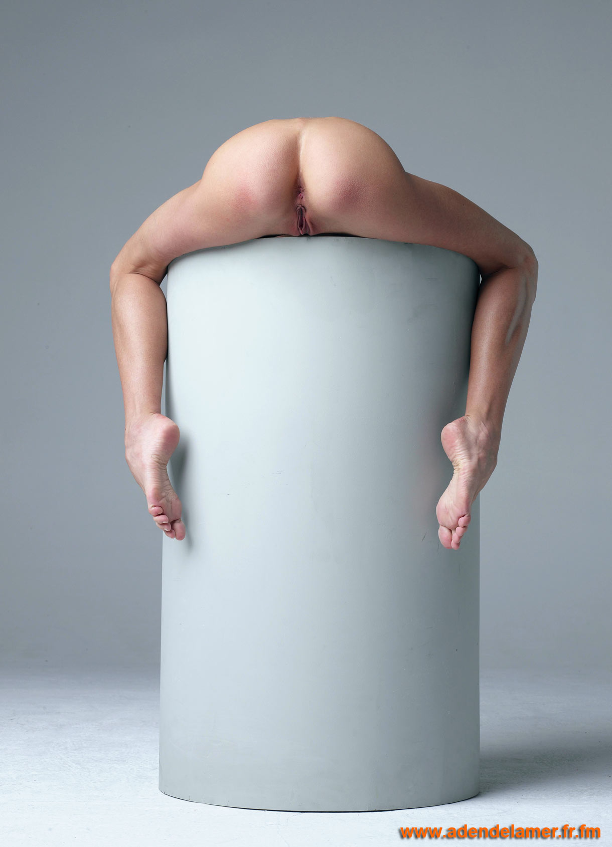 064